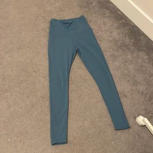 Gym leggings, size S but fits M